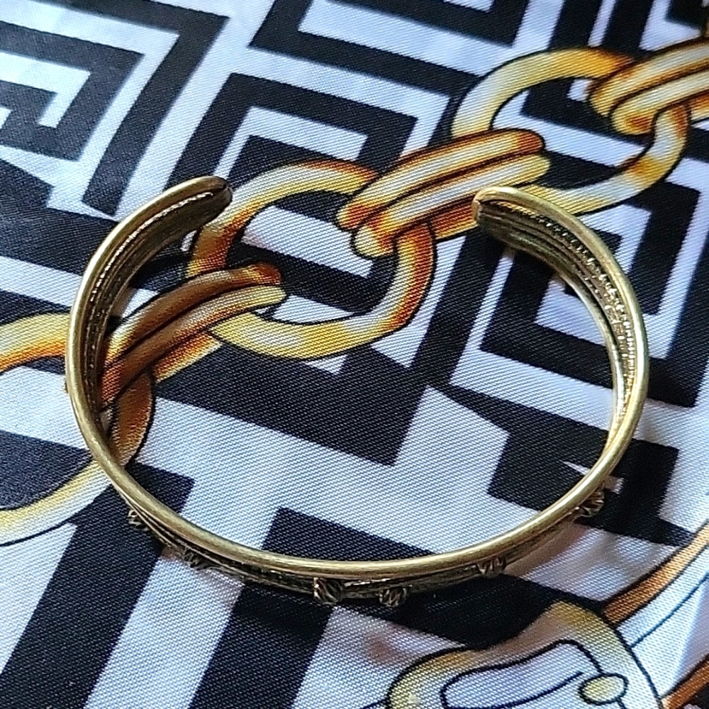 BRASS COLORED CUFF BRACELET NWOT